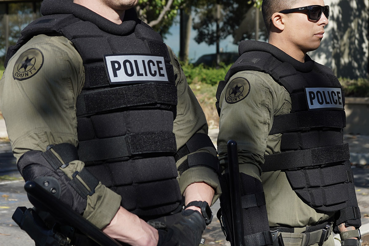 Damascus Police Riot Gear STEALTH X™ - DNS860 UNLINED NEOPRENE WITH GRIP  TIPS AND DIGITAL PALMS, Shooting Gloves, Search and Transit Gloves,  GripSkin™ Technology, All-weather durability even in wet conditions,  Washable